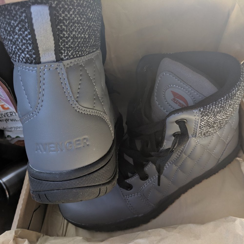 Work boot size 8 reinforced toe for all work types - Picture 3 of 6